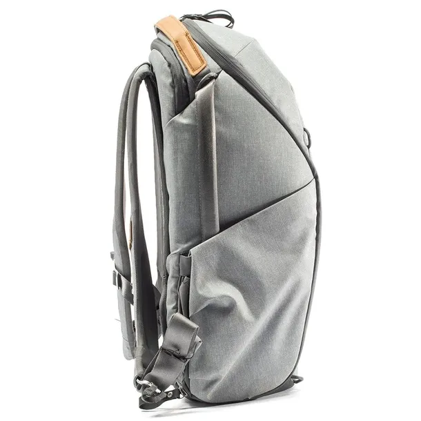 plecak-peak-design-everyday-backpack-20l-zip-popielaty-edlv2