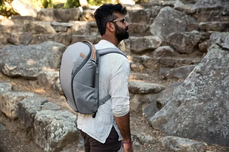 plecak-peak-design-everyday-backpack-20l-zip-popielaty-edlv2