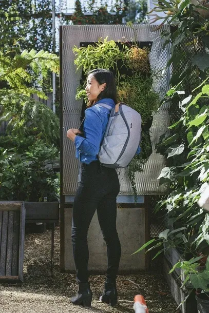 plecak-peak-design-everyday-backpack-20l-zip-popielaty-edlv2