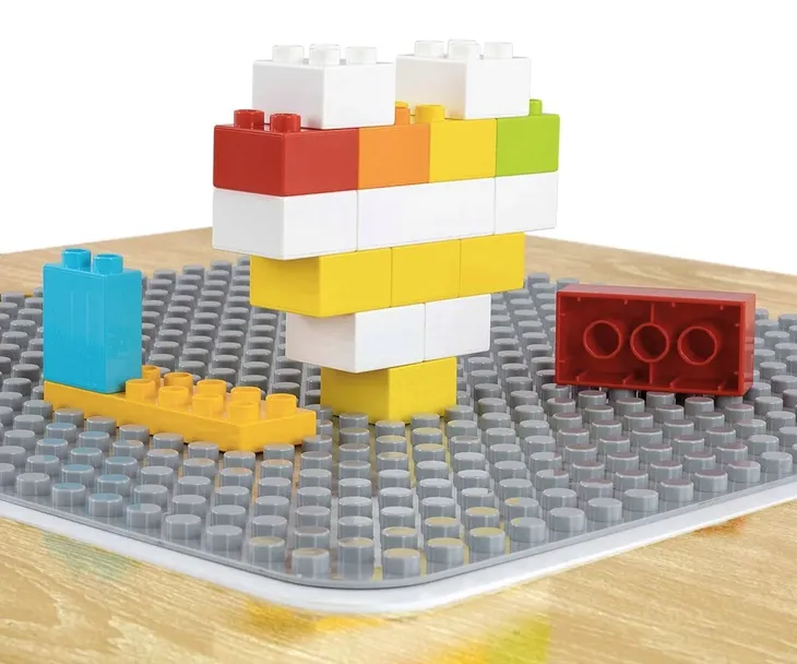 milly-mally-zestaw-mebli-olaf-blocks-stolik-i-dwa-krzeselka-mata-pod-klocki-wysokosc-siedziska-21-cm