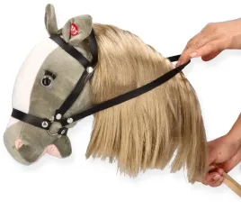 grajacy-hobby-horse-konik-na-patyku-glowa-konia-kiju-skoczek-siwek-czesania