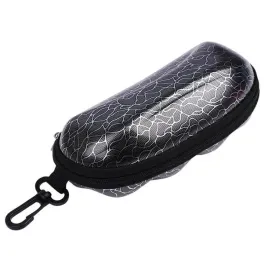 czarne-etui-na-okulary-przeciwsloneczne-korekcyjne-na-zamek-karabinczyk