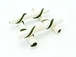 magnum-rurka-ze-skory-wol-nadziewana-rawhide-roll-stick-green-white-1szt
