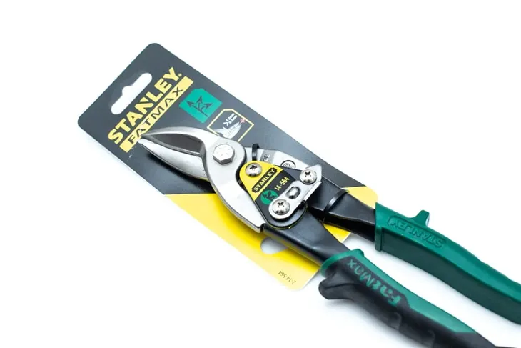 stanley-nozyce-maxsteel-do-blachy-prawe-waga-z-opakowaniem-400-kg