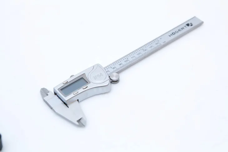 hogert-suwmiarka-cyfrowa-0-150-mm-marka-inna