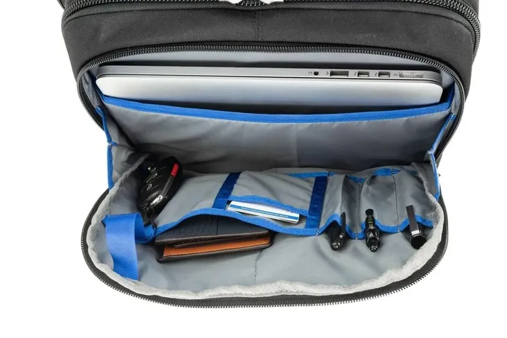 thinktank-airport-essentials-rolling