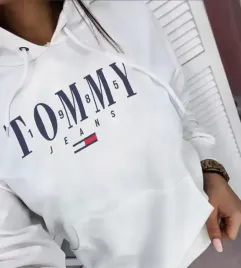 bluza-damska-tommy-jeans-m-kangurka-upominek-dla-zony-dziewczyny-sale
