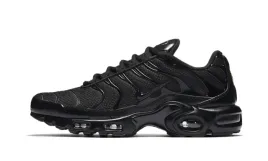 nike-air-max-plus-triple-black-45