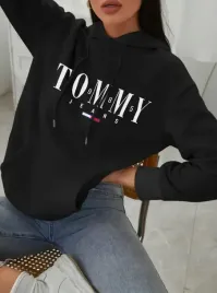 bluza-damska-tommy-jeans-m-czarna-kangurka-na-spacer-klasyczny-kroj