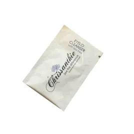 eyelid-cleaner-chrissanthie