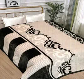 koc-akrylowy-narzuta-160x210cm-wzory-krem-czarny-walizka