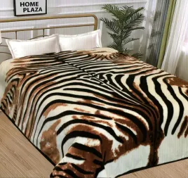 koc-akrylowy-narzuta-160x210cm-zebra-braz-krem-walizka