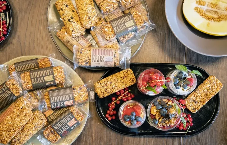 granola-owocowa-miod-pylek-propolis