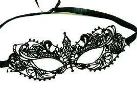 maska-azurowa-koronkowa-czarna-wenecka-panienski