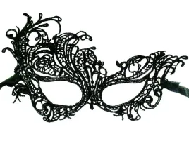 maska-azurowa-koronkowa-czarna-wenecka-panienski