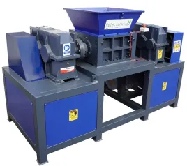 rozdrabniacz-2x15-kw-recykling-drewno-plyty-wiorowe-makulatura-karton-gips