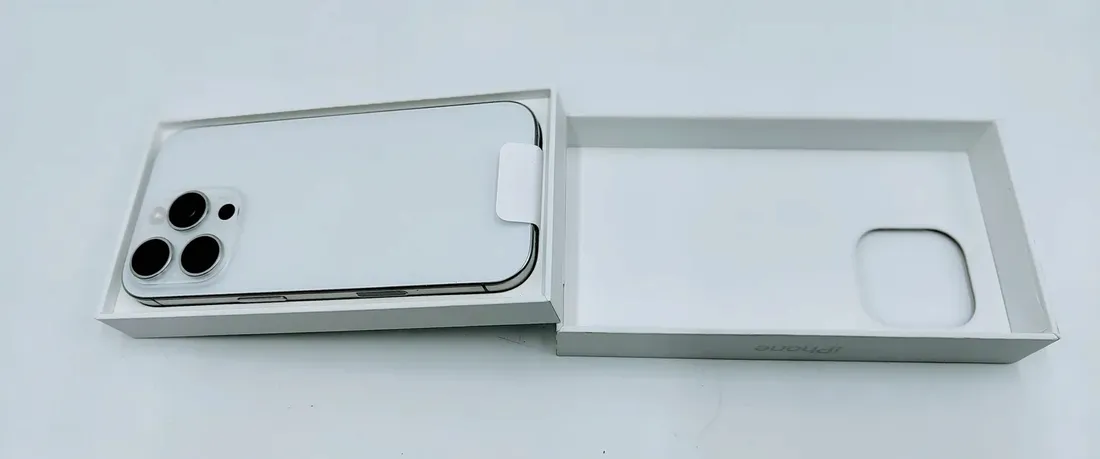 iphone-16-pro-256gb-white-titanium-fv