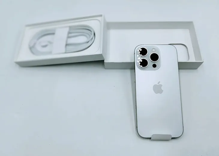 iphone-16-pro-256gb-white-titanium-sim-fv23-wyjmowana-bateria-nie