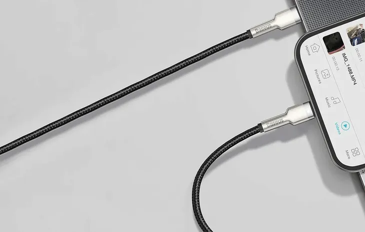 kabel-usb-c-do-lightning-baseus-cafule-pd-20w-2m-bialy-kolor-bialy-stan-nowy