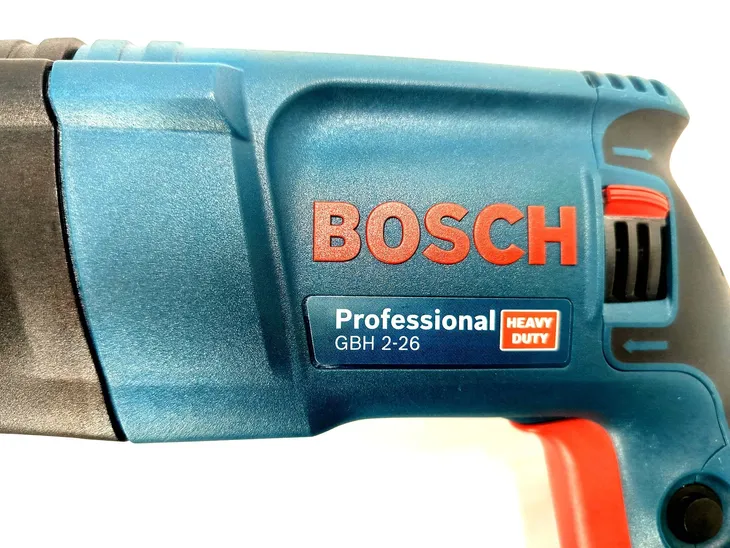 mlotowiertarka-bosch-gbh-2-26-sds-plus-830w-2-7j-walizka-funkcyjnosc-3-funkcyjny-wiercenie-z-i-bez-udaru-podkuwanie