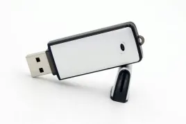 mini-dyktafon-szpiegowski-detekcja-glosu-pendrive-8gb-usb