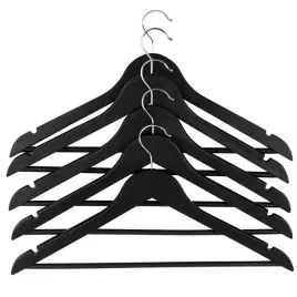 wieszaki-drewniane-na-ubrania-czarne-5-szt