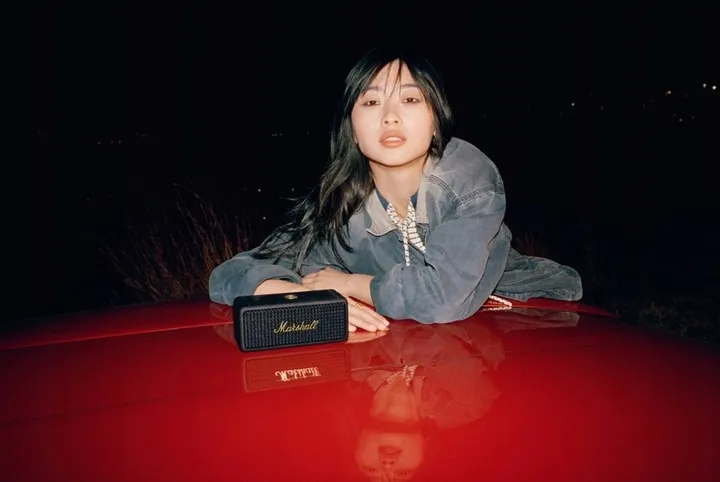 marshall-glosnik-bluetooth-przenosny-emberton-ii-model-emberton-ii-cerna-zlata