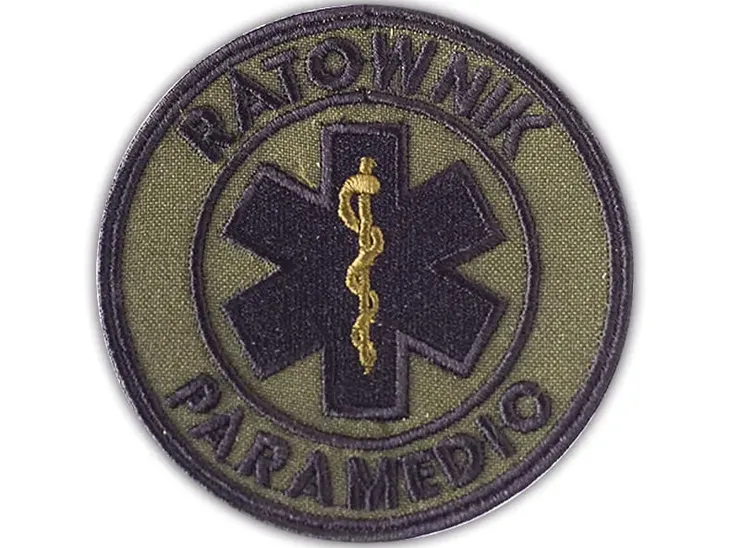 emblemat-ratownik-paramedic-polowy