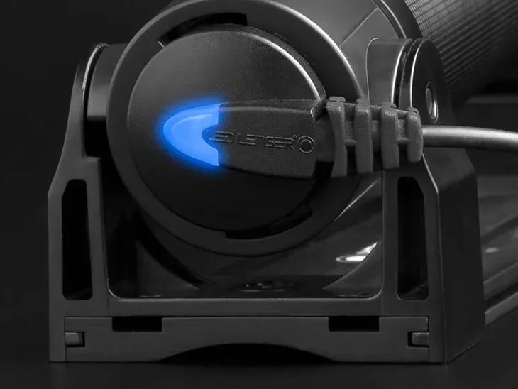 latarka-ledlenser-x21r-stan-nowy