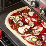 mata-do-pizzy-perforowana-lekue-stan-nowy