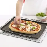 mata-do-pizzy-perforowana-lekue-stan-nowy
