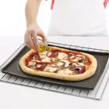 mata-do-pizzy-perforowana-lekue-marka-lekue