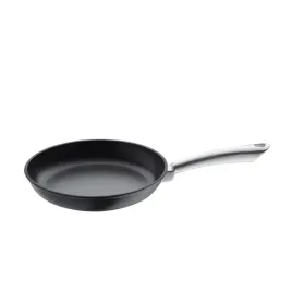 patelnia-kuchenprofi-provence-zeliwna-sred-20-cm-czarna