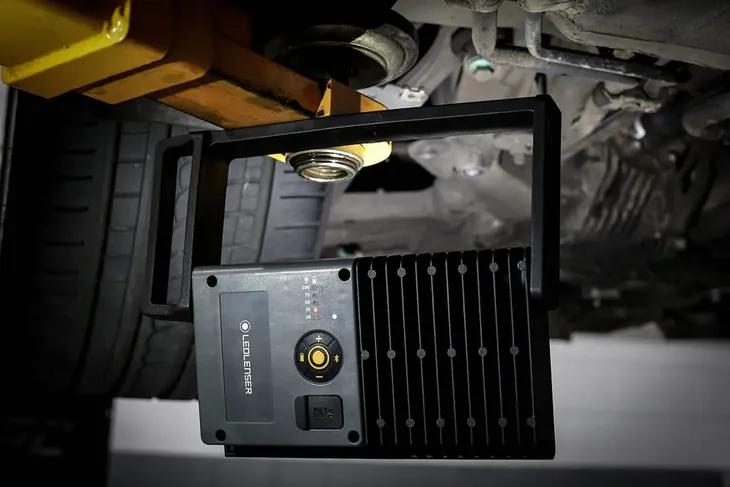 latarka-ledlenser-if8r-stan-nowy