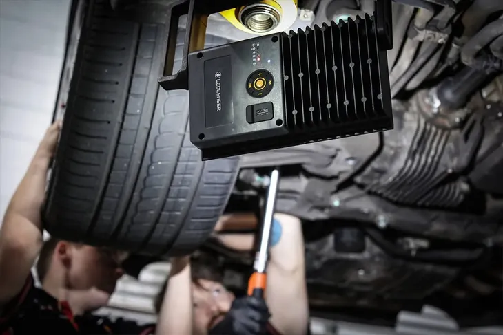 latarka-ledlenser-if8r-waga-400-g-stan-nowy