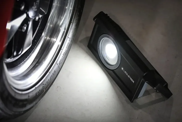 latarka-ledlenser-if8r-stan-nowy-waga-400-g