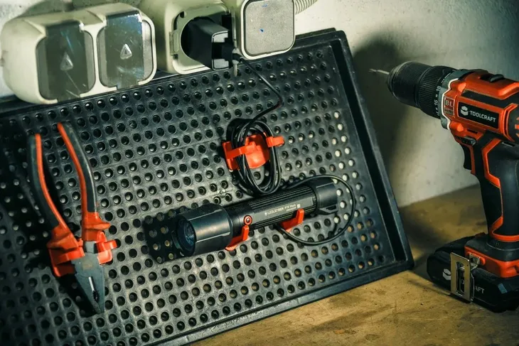 latarka-ledlenser-p7r-work-waga-400-g-stan-nowy