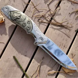 noz-survivalowy-z-wilkiem-srebrny