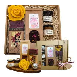 kosz-zestaw-prezentowy-upominki-obledna-herbata-miod-konfitura-prezent-box