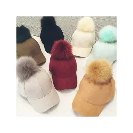 czapka-z-daszkiem-velvet-z-pomponem-military-cz13zie