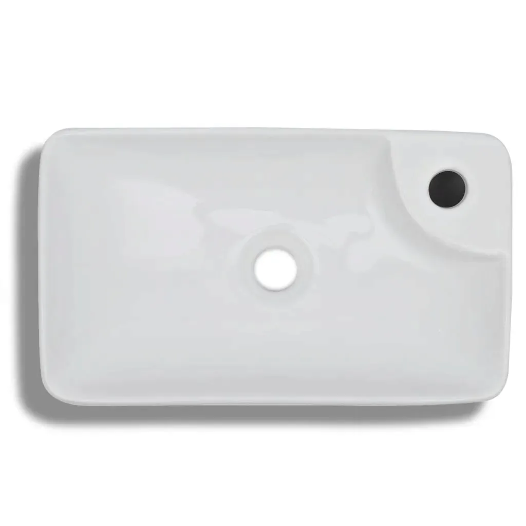 ceramiczna-umywalka-z-otworem-na-kran-biala-stan-nowy