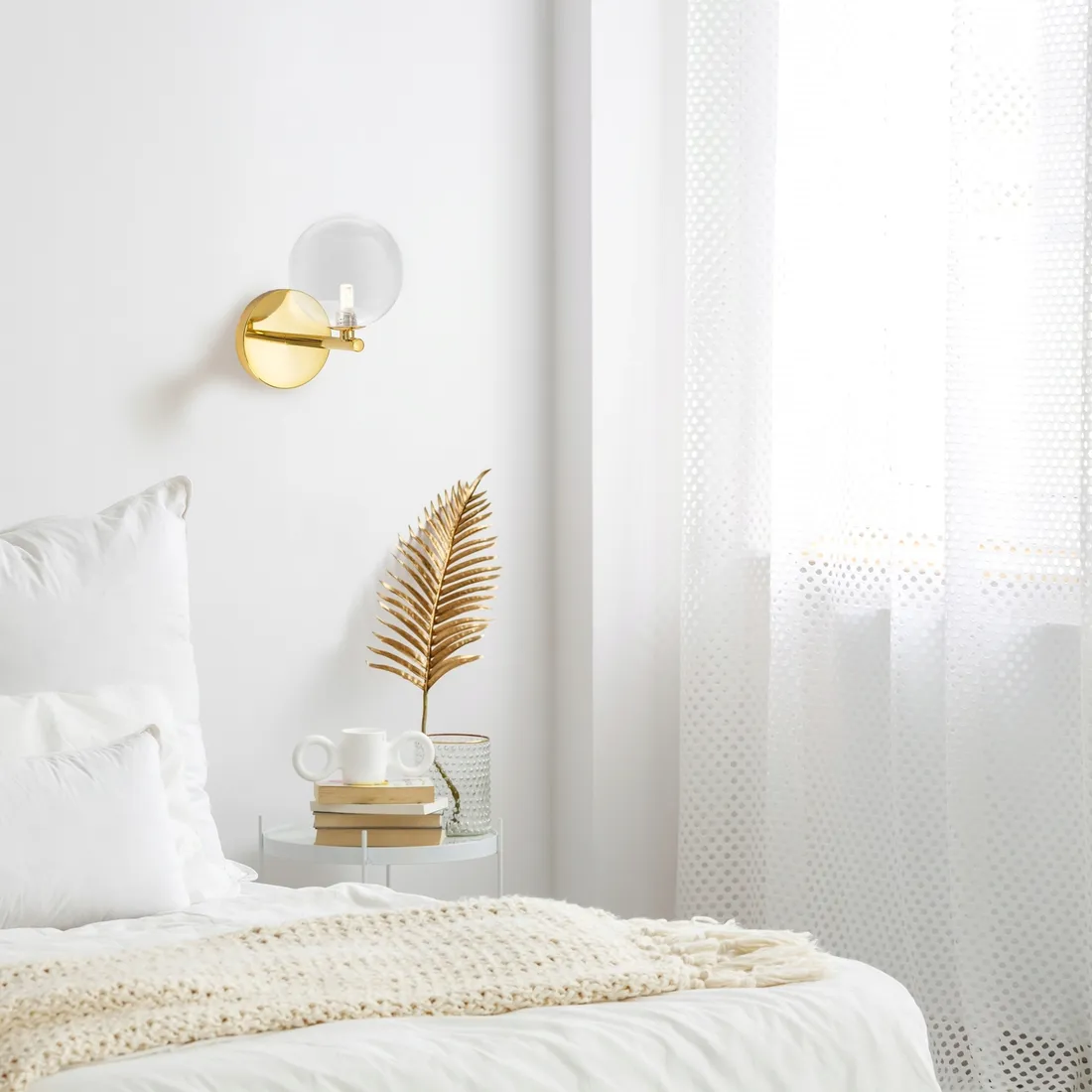 lampa-scienna-kinkiet-zloty-szklana-kula-gold-glam