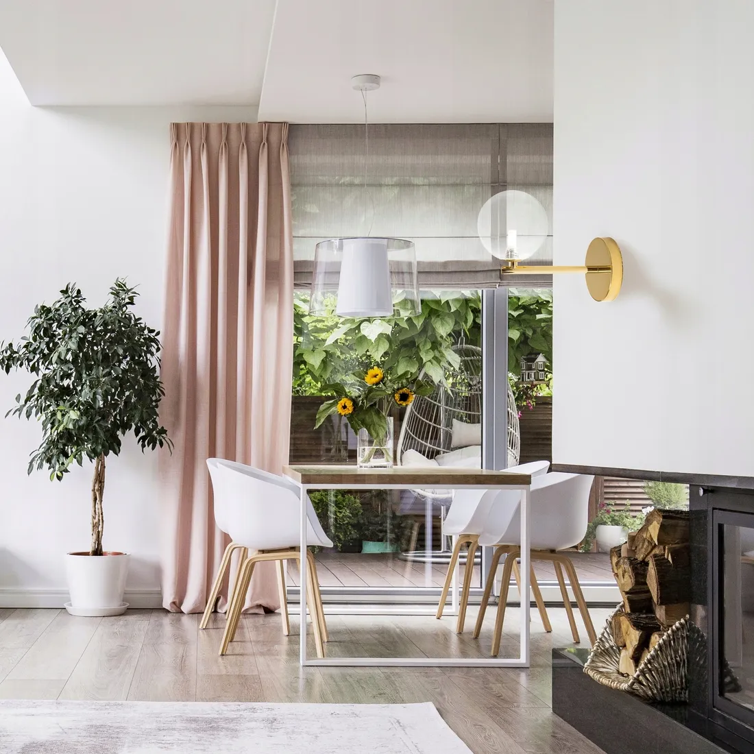 lampa-scienna-kinkiet-zloty-szklana-kula-gold-glam-stan-nowy