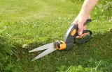 fiskars-nozyce-do-trawy-1000589-servo-system-gs42