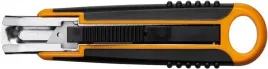 fiskars-nozyk-z-wysuwanym-ostrzem-trapezowym-18mm-1004683-tapeciak-tapet