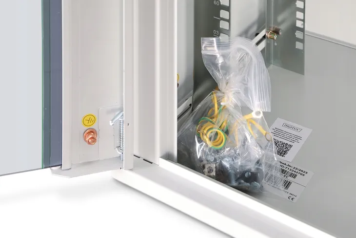 szafa-sieciowa-digitus-dynamic-basic-szara-12u-montaz-scienny-450mm-stan-powystawowy-szerokosc-produktu-60-cm