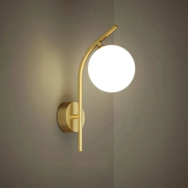 kinkiet-scienny-zloty-polysk-mleczna-kula-do-salonu-32cm-nowoczesny-glamour-dlugosc-wysokosc-32-cm