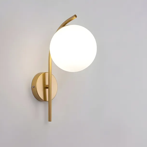 kinkiet-scienny-zloty-polysk-mleczna-kula-do-salonu-32cm-nowoczesny-glamour-kolekcja-g104-1w