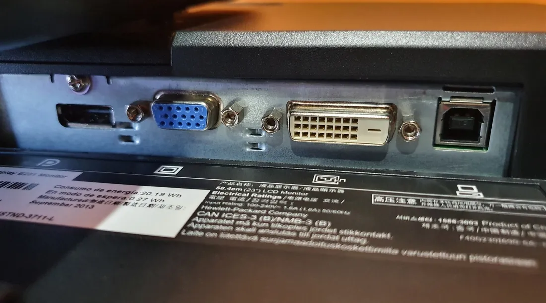 monitor-hp-23-elitedisplay-e231-fhd-stan-powystawowy