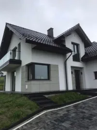 beton-dekoracyjny-na-elewacje-nowoczesny-dom-5-6m2-nowoczesna-fasada